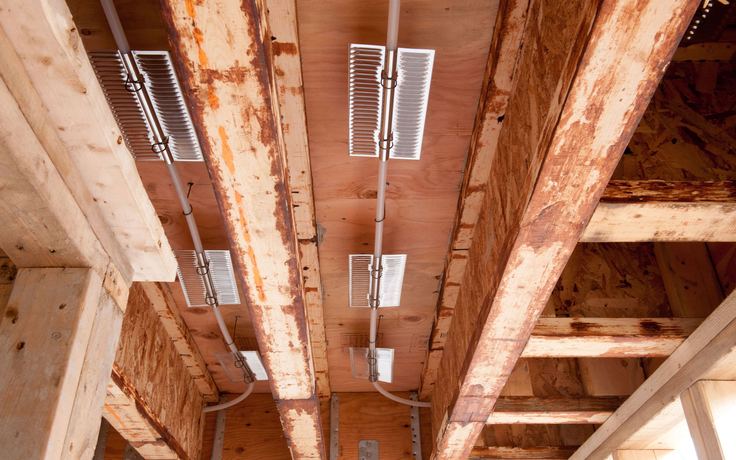 Ultra-Fin fins spanning a full joist bay